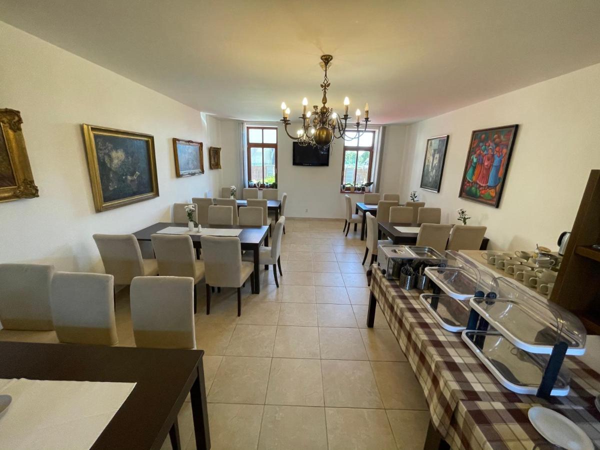 Penzion U Bohusa Lednice Dış mekan fotoğraf