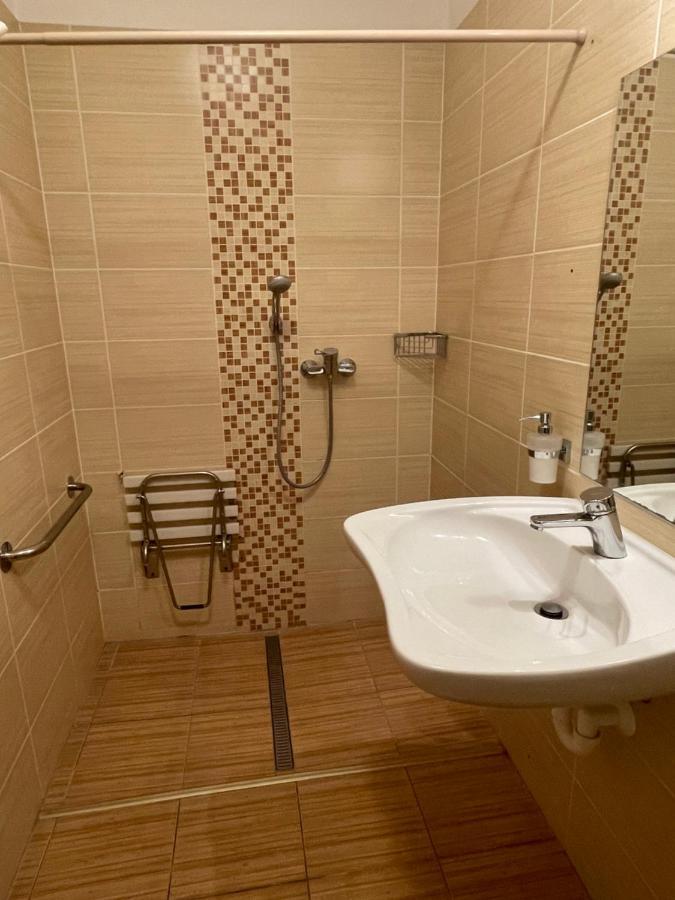 Penzion U Bohusa Lednice Dış mekan fotoğraf